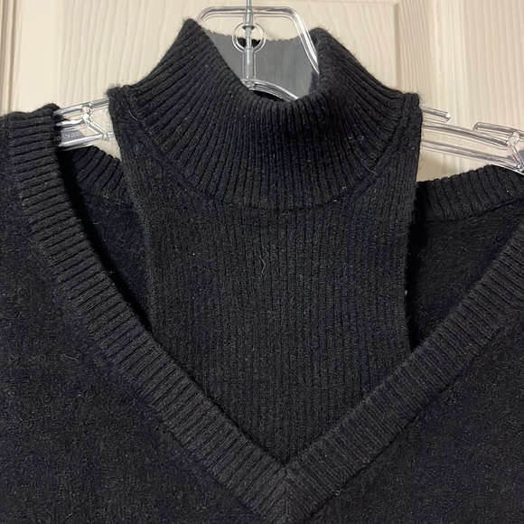 Naadam black cashmere cutout turtleneck sweater - Picture 3 of 7